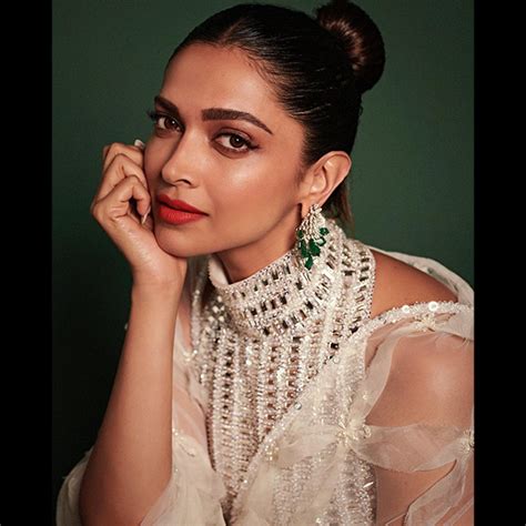 deepika padukone boobs pics|1620+ Deepika Padukone Photos .